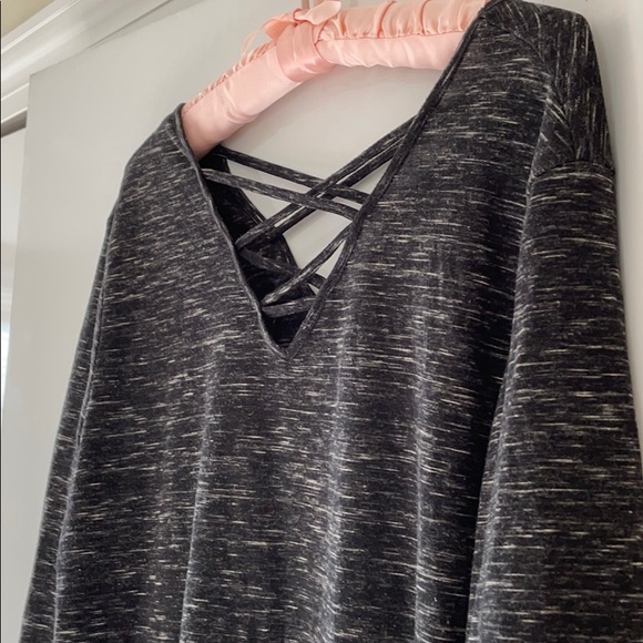 VOGO Athletica Top - Picture 4 of 5